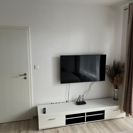 Beautiful 2 Bedroom Apartment ปรอสเกออฟ ภายนอก รูปภาพ