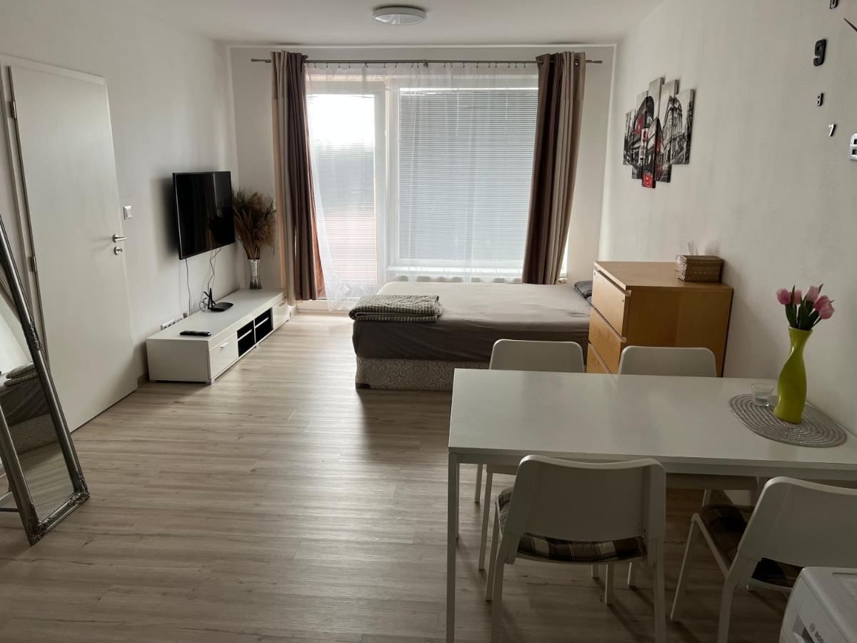 Beautiful 2 Bedroom Apartment ปรอสเกออฟ ภายนอก รูปภาพ